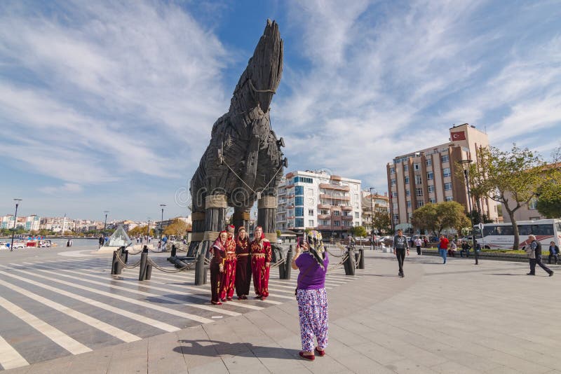 Estátua do cavalo de troia foto editorial. Imagem de turista - 122193941