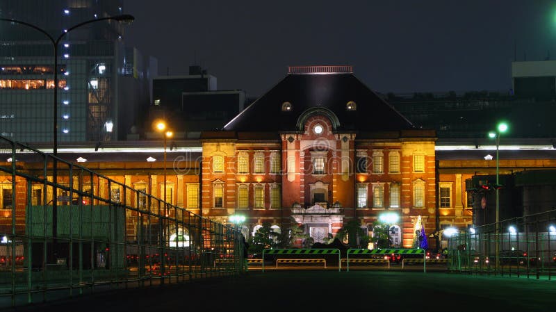Estación de Tokio, noche, Japón foto de archivo Estación de Tokio, noche, Japón foto de archivo