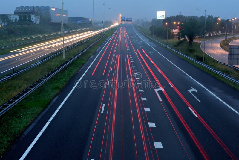 Estada em sua pista fotos de stock Estada em sua pista fotos de stock