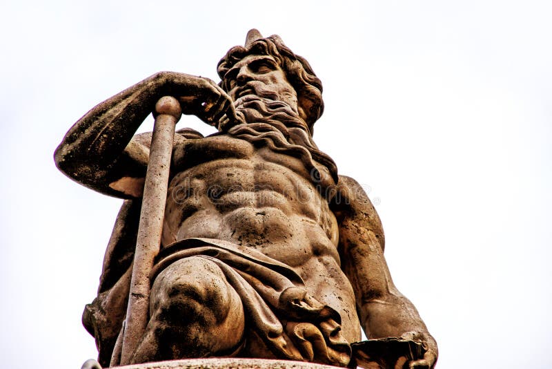Download Estatua Danubius En Budapest Imagen de archivo - Imagen de poeta, districto: 100532189