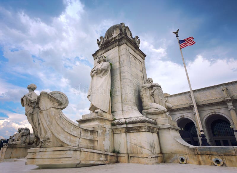 Estatua de Christopher Columbus Outside Union Station Washington DC, los E.E.U.U. imágenes de archivo libres de regalías Estatua de Christopher Columbus Outside Union Station Washington DC, los E.E.U.U. imágenes de archivo libres de regalías