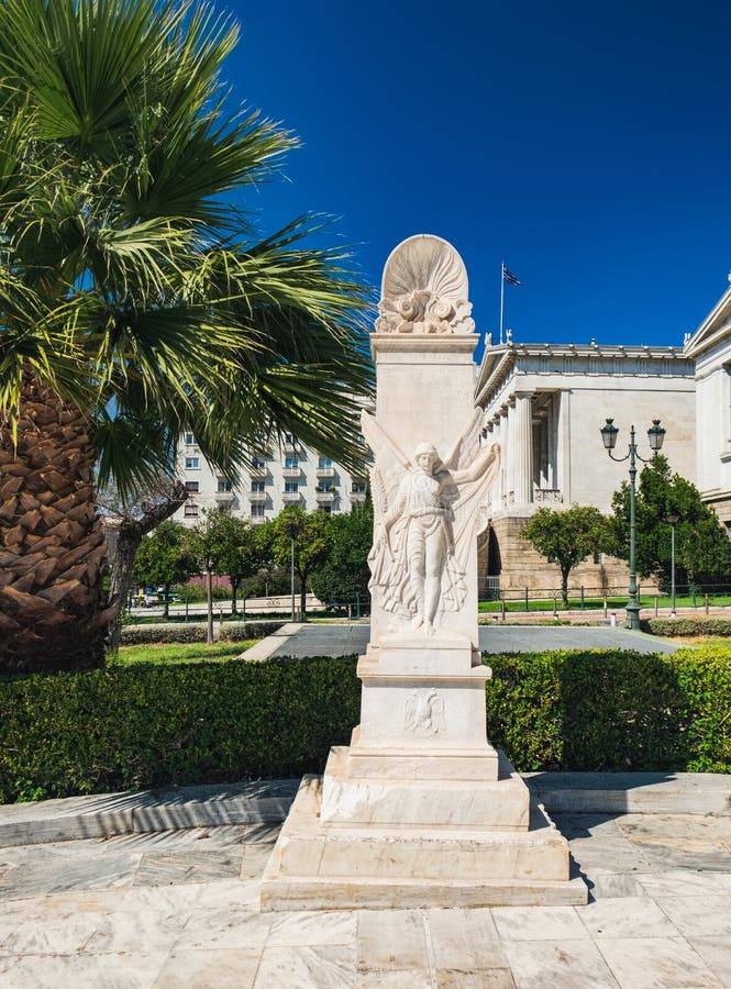 Estatua de la diosa Nike en Atenas, Grecia imagen de archivo libre de regalías Estatua de la diosa Nike en Atenas, Grecia imagen de archivo libre de regalías