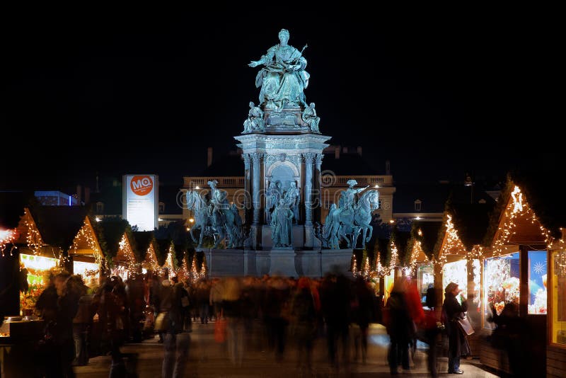 Estatua de la emperatriz Marie-Teresa, Viena foto de archivo libre de regalías Estatua de la emperatriz Marie-Teresa, Viena foto de archivo libre de regalías