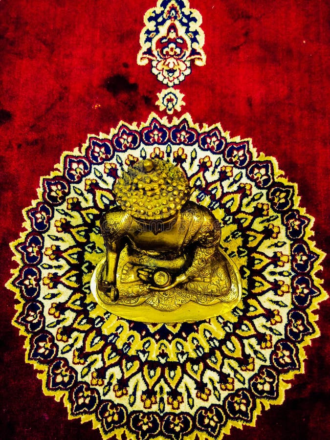 estatua de oro del gautam Buda del señor fotografía de archivo estatua de oro del gautam Buda del señor fotografía de archivo