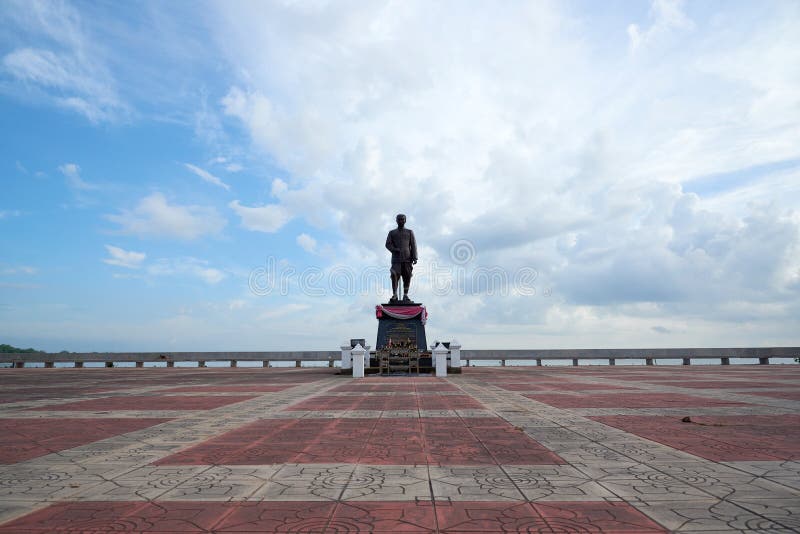 Estatua de rey Rama V en la playa de Phatthalung fotos de archivo Estatua de rey Rama V en la playa de Phatthalung fotos de archivo