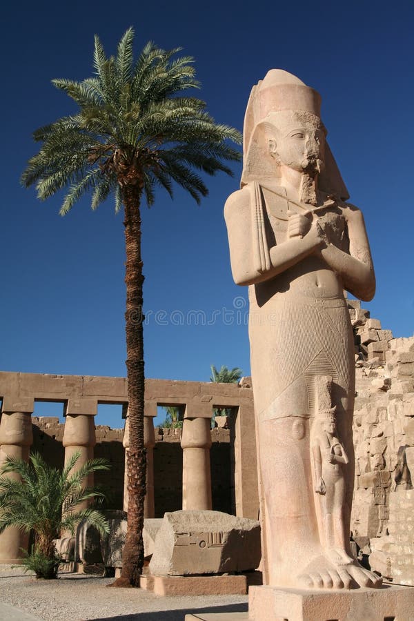 Estatua de rey Ramses II.