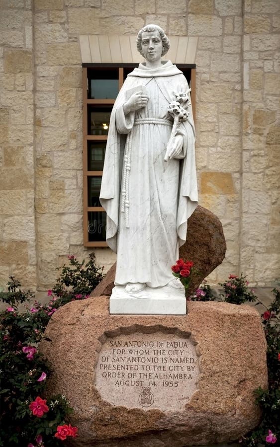 Estatua de San Antonio De Padua fotografía de archivo Estatua de San Antonio De Padua fotografía de archivo