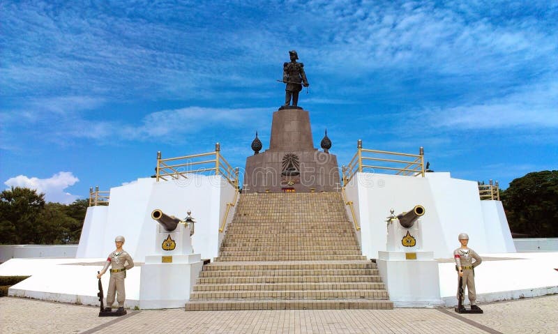 Estatua del rama v del rey imagen de archivo libre de regalías Estatua del rama v del rey imagen de archivo libre de regalías
