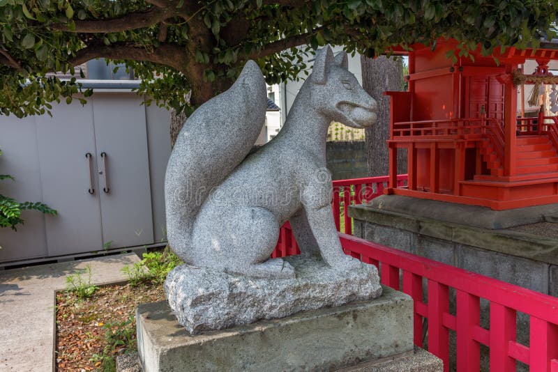  LILOVE Madera Inari Okami Dios de Fox Mensajero de la suerte  Mitología Estatua de Buda Escultura sintoísta Decoración del hogar : Hogar  y Cocina