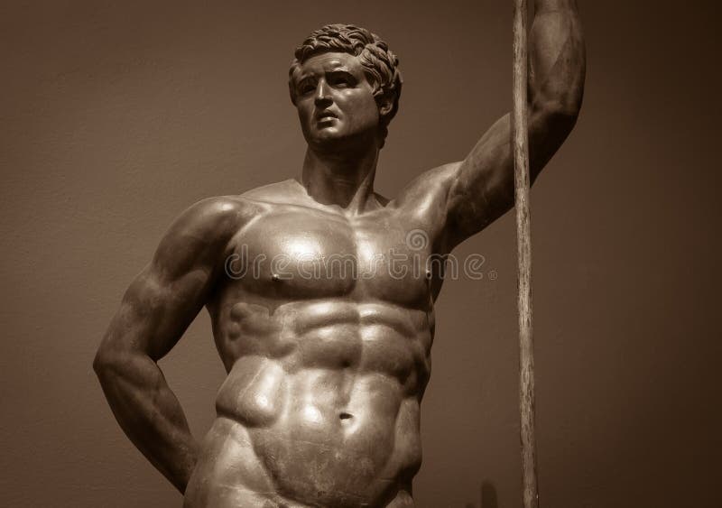 estatua-masculina-antigua-del-cuerpo-perfecto-humano-70078069.jpg