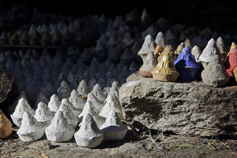 Estatuetas cerimoniais tibetanas Tsa-Tsa imagens de stock Estatuetas cerimoniais tibetanas Tsa-Tsa imagens de stock