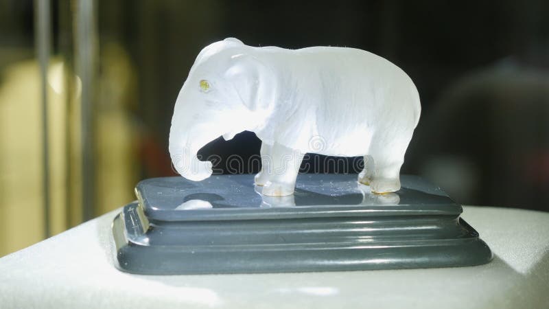 Estatuilla blanca de un elefante Estatua del elefante blanco imagen de archivo libre de regalías Estatuilla blanca de un elefante Estatua del elefante blanco imagen de archivo libre de regalías