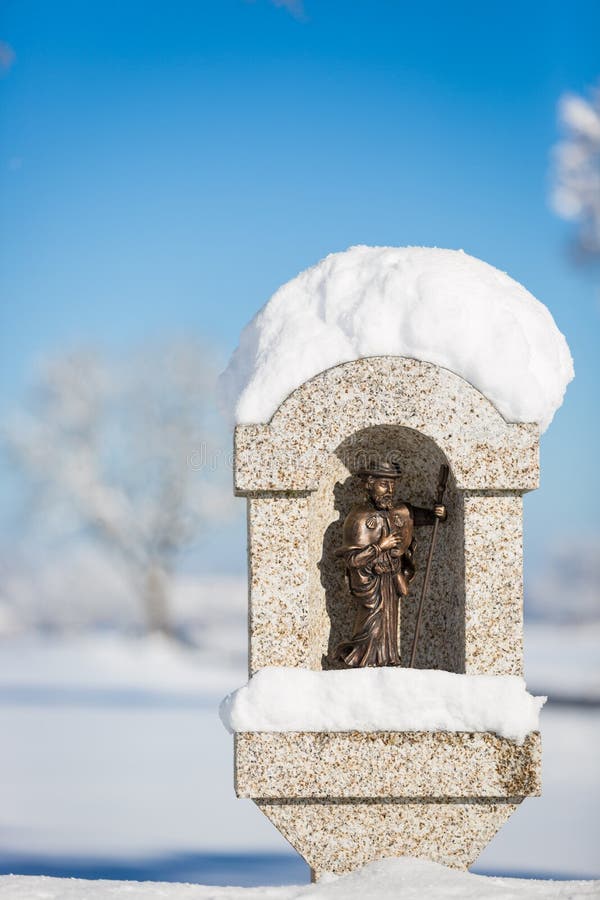 Estatuilla del St Coloman en Schwangau cerca de Neuschwanstein, montañas alemanas fotografía de archivo libre de regalías Estatuilla del St Coloman en Schwangau cerca de Neuschwanstein, montañas alemanas fotografía de archivo libre de regalías