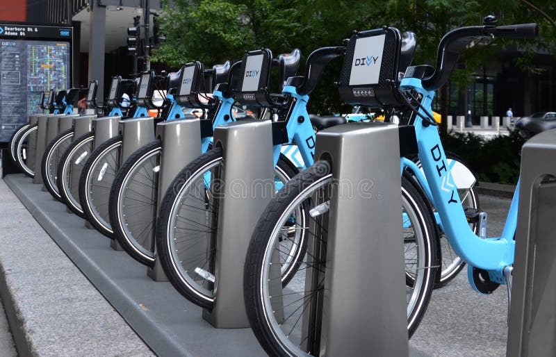 Estação alugado da bicicleta do Divvy em Chicago fotos de stock Estação alugado da bicicleta do Divvy em Chicago fotos de stock