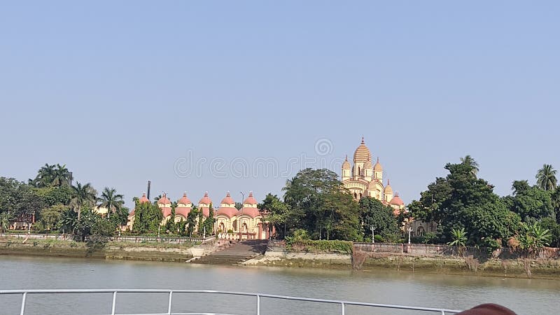 Este é o templo kali de dhakhneshwar, bangal oeste