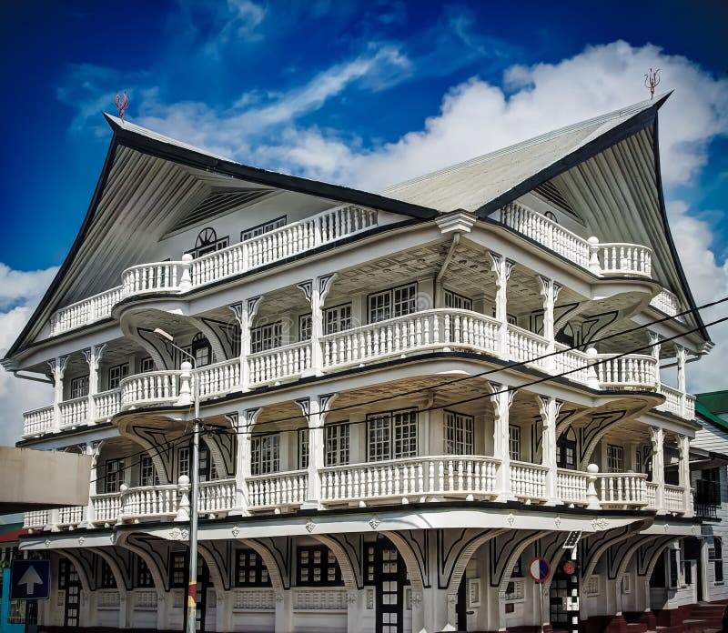 Esterno della casa nella città storica di Paramaribo, Surinam fotografia stock Esterno della casa nella città storica di Paramaribo, Surinam fotografia stock