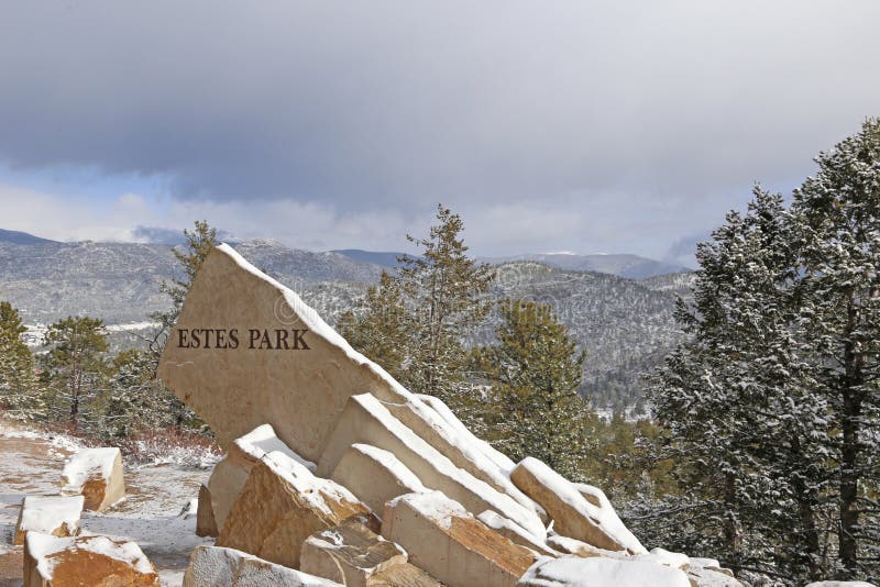 Estes Park sign. States, mountains.