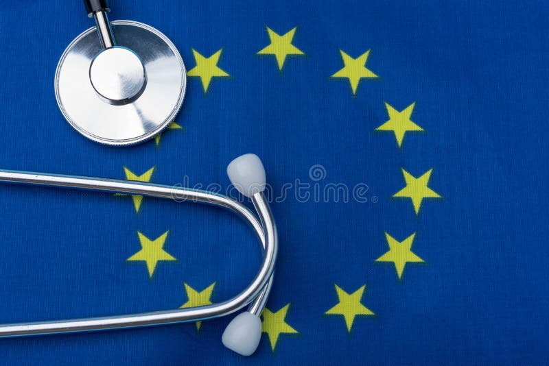 Estetoscopio con la bandera de la unión europea El concepto de salud en Europa