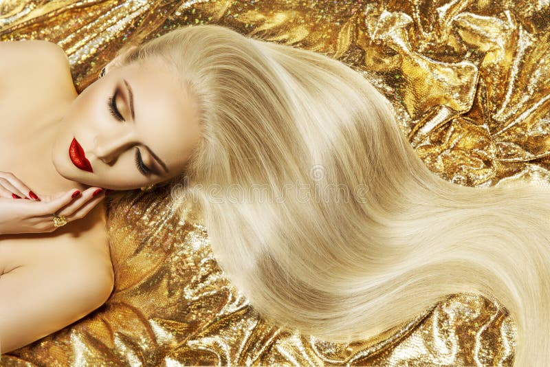 Estilo de Gold Color Hair do modelo de forma, penteado de ondulação longo da mulher