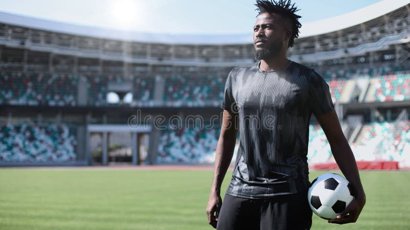 Jogadores de futebol novos foto de stock. Imagem de atleta - 63167832