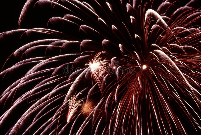 Estouro dos fogos-de-artifício imagens de stock royalty free Estouro dos fogos-de-artifício imagens de stock royalty free