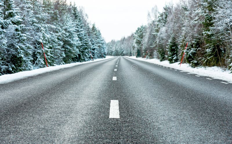 Estrada de inverno sueca fotos de stock