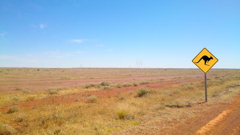 Estrada do interior do país em escalas do Flinders fotografia de stock royalty free Estrada do interior do país em escalas do Flinders fotografia de stock royalty free