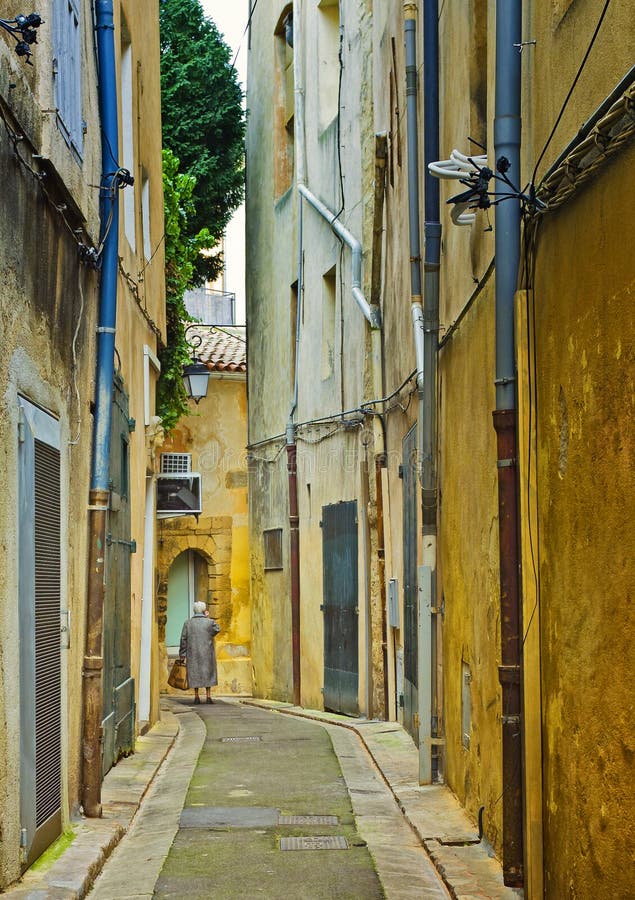 Estreite a rua, Aix-en-Provence, France
