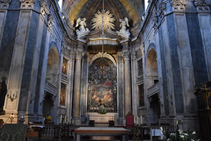 Download Estrela Basilika I Lissabon, Portugal Redaktionell Arkivbild - Bild av lampa, portugal: 76700702