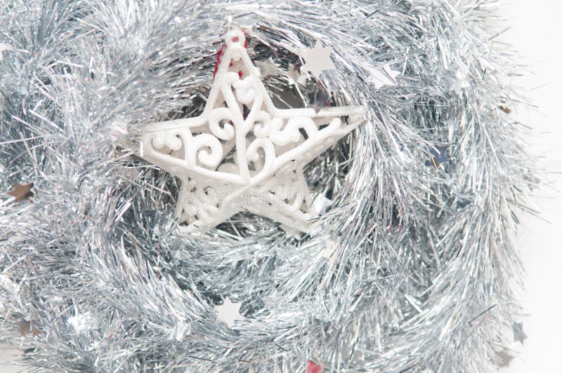 Estrela de prata do Natal no fundo branco isolted imagens de stock royalty free Estrela de prata do Natal no fundo branco isolted imagens de stock royalty free