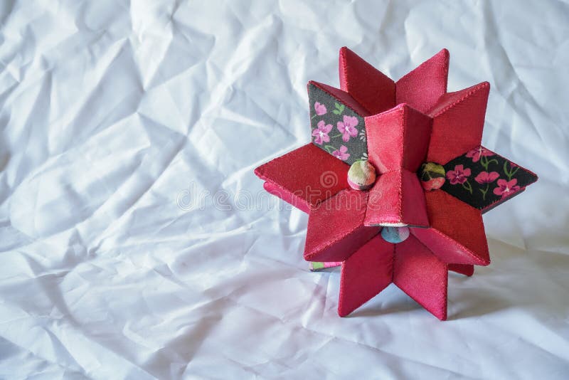 Estrella decorativa del rojo para el sitio del ` s de los niños imagenes de archivo