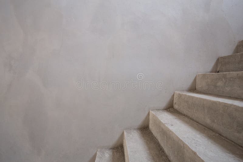 Estrutura concreta da escadaria com placa da parede para o texto foto de stock royalty free