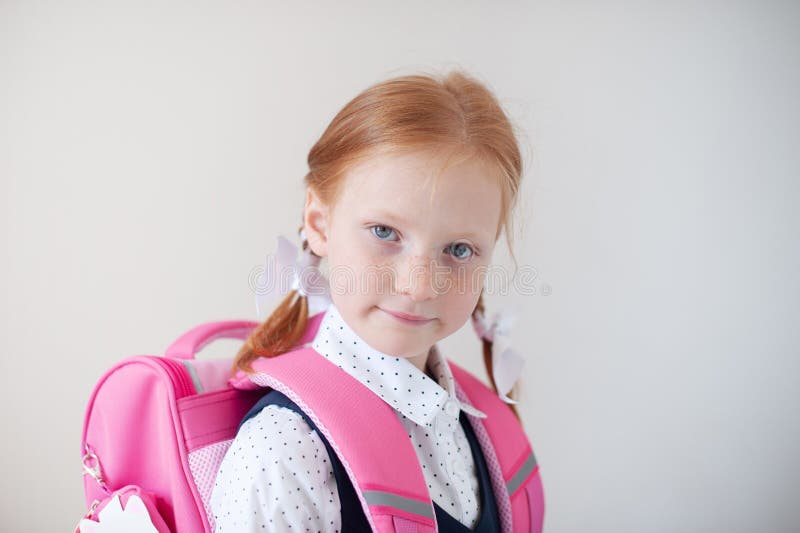 Estudante avermelhada no interior imagem de stock