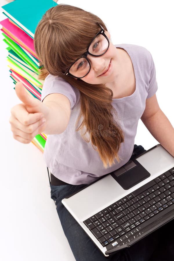 Morena Que Escuta a Música Do Jogador Foto de Stock - Imagem de contente,  menina: 33853912