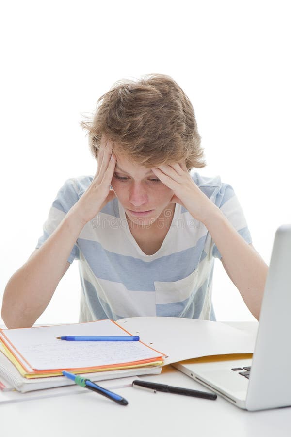 Estudiante del niño que estudia la preparación imagen de archivo