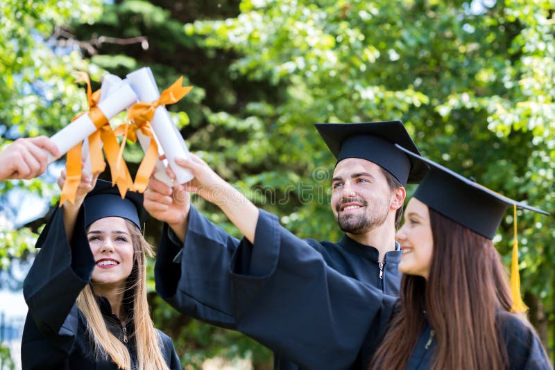 Estudiante Success Learning Concep de la graduación de la educación de la celebración fotografía de archivo libre de regalías Estudiante Success Learning Concep de la graduación de la educación de la celebración fotografía de archivo libre de regalías