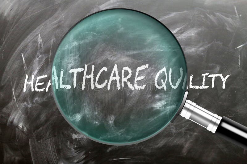 Estudiar e inspeccionar la calidad de la atención sanitaria. una lupa que aumenta la calidad de la asistencia sanitaria mundial es stock de ilustración