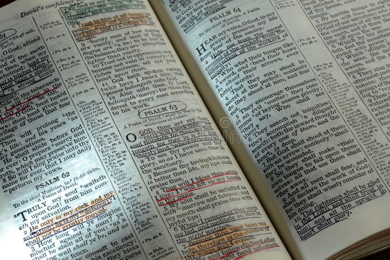 Estudio de la biblia foto de archivo Estudio de la biblia foto de archivo
