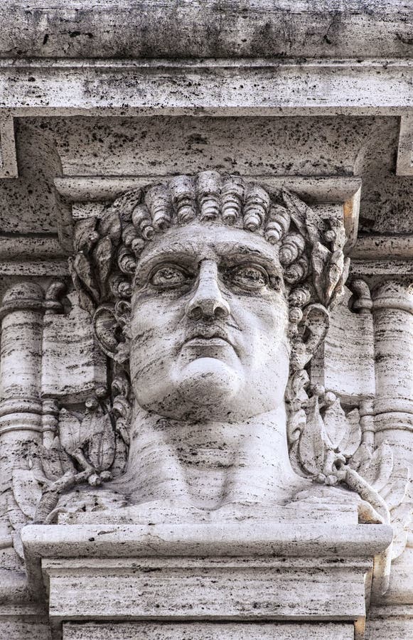 Estátua da cabeça de Nero do imperador