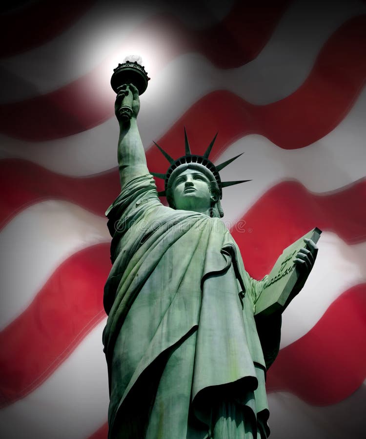 Estátua de liberdade com bandeira americana foto de stock Estátua de liberdade com bandeira americana foto de stock