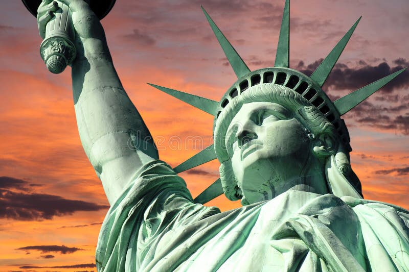 Estátua de Liberty Sunrise fotografia de stock royalty free Estátua de Liberty Sunrise fotografia de stock royalty free
