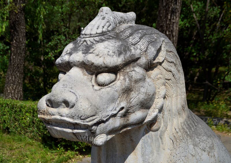 Estátua de Qilin na maneira sagrado a Ming Tombs, Pequim, China imagem de stock Estátua de Qilin na maneira sagrado a Ming Tombs, Pequim, China imagem de stock
