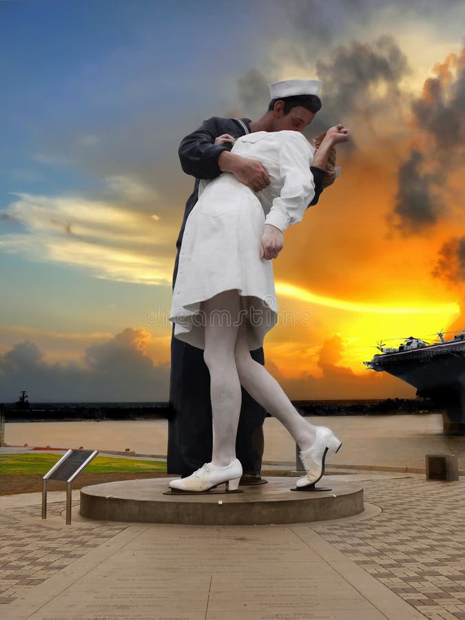 A Estátua Do Beijo Em San Diego, Califórnia Fotografia Editorial
