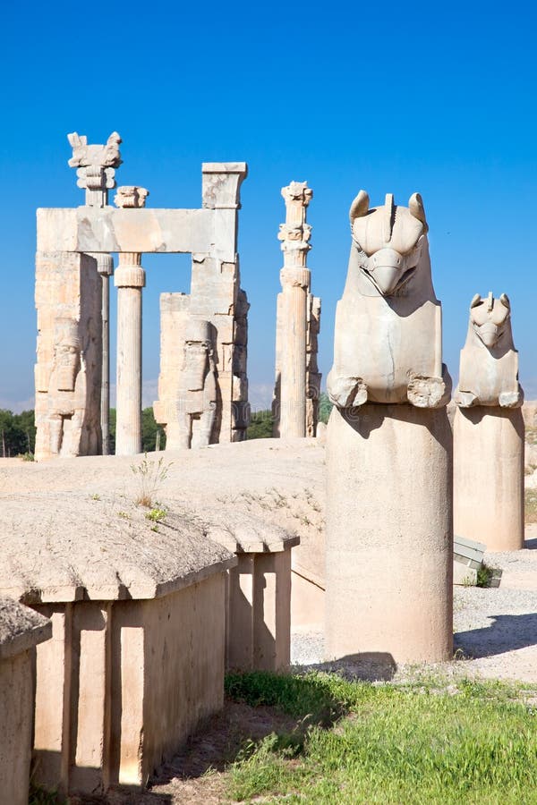 Estátua do grifo na porta da entrada de Persepolis