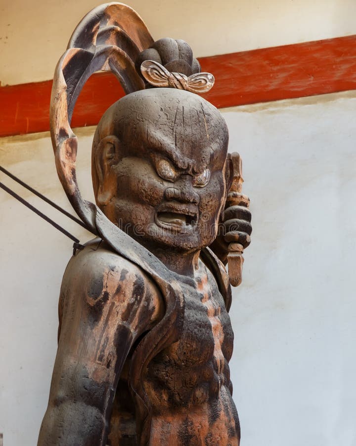 Estátua do NIO no templo de Daigo-ji em Kyoto, Japão