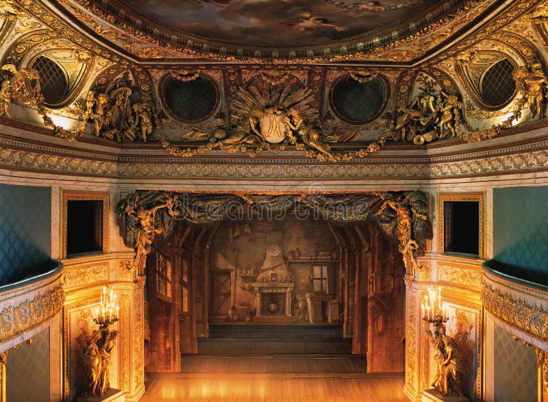 Etapa real de la ópera del balcón del rey en el palacio de Versalles foto de archivo Etapa real de la ópera del balcón del rey en el palacio de Versalles foto de archivo