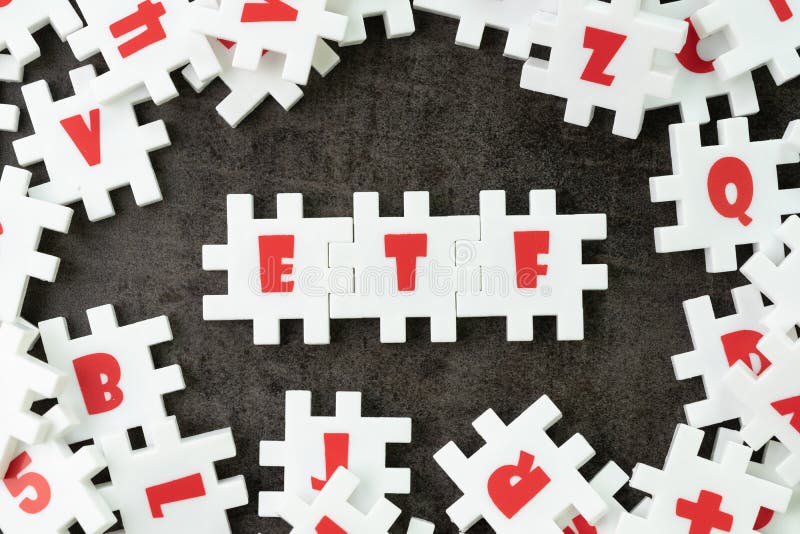 ETF, обмен торговал концепцией фондом, белым зигзагом головоломки с alph стоковая фотография ETF, обмен торговал концепцией фондом, белым зигзагом головоломки с alph стоковая фотография