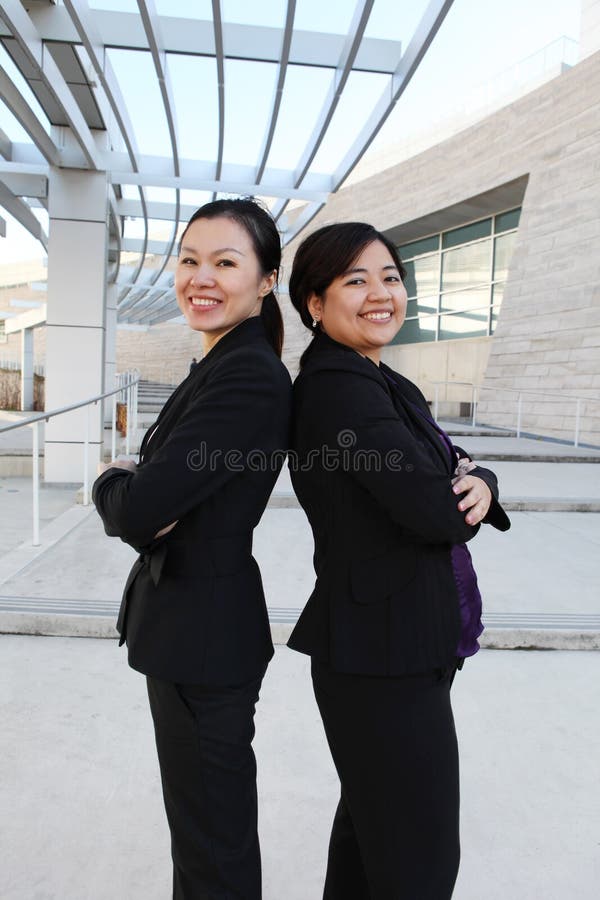 Ethnisches Frauen-Geschäfts-Team lizenzfreies stockbild Ethnisches Frauen-Geschäfts-Team lizenzfreies stockbild