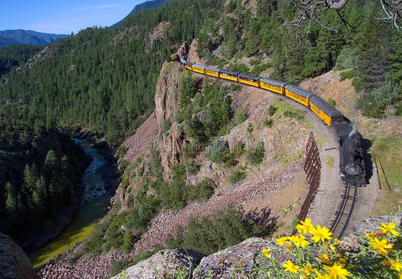 Ett ångadrev längs en flod i Colorado arkivfoton Ett ångadrev längs en flod i Colorado arkivfoton