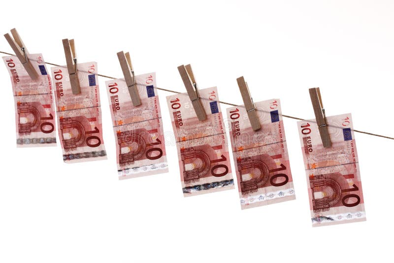 10 euro bankbiljetten die op drooglijn hangen stock foto's 10 euro bankbiljetten die op drooglijn hangen stock foto's